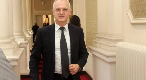 Велев: Над 100 000 работни места ще бъдат загубени заради цената на тока