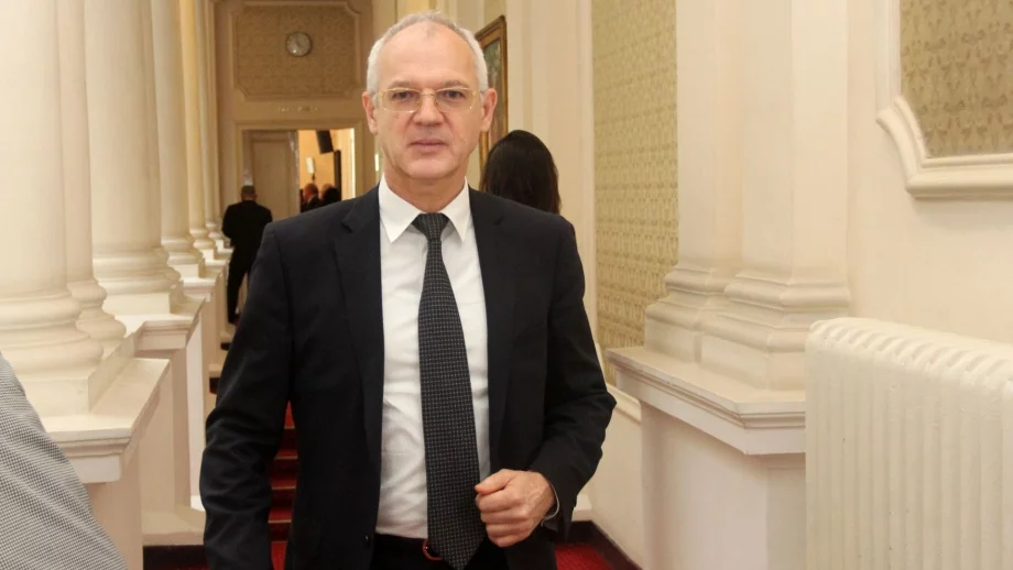 Велев: Има признаци за организирана престъпна група на пазара на ток