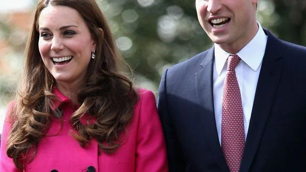 Уилям и Кейт почерпиха поданиците си със сладкиши