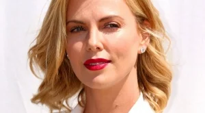 Чарлийз Терон загуби два зъба по време на снимки