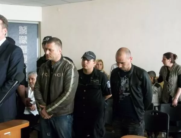 Шофьор на фолкпевица прикрит от пловдивски полицай за убийство на пътя