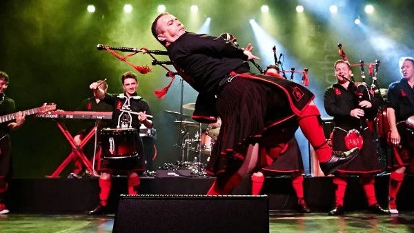 Red Hot Chilli Pipers раказват за явлението "багрок", което ще разтърси София през май