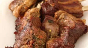 Печено агнешко с ароматни подправки