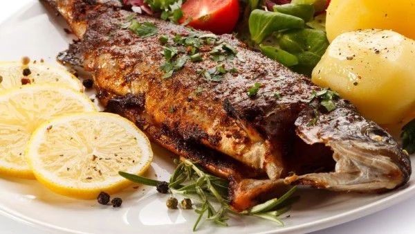 Пъстърва с орехи и печени домати