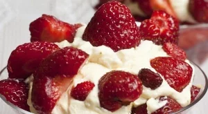 Лесен десерт с ягоди от Пинк