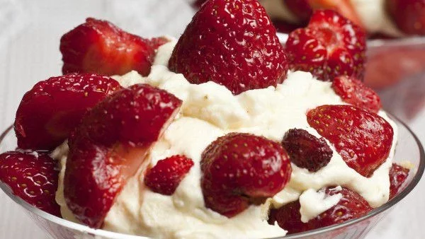 Лесен десерт с ягоди от Пинк