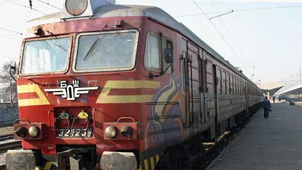 Държавата планира да даде 840 млн. лева за бавни влакове 