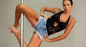 Деси Стефанова: От "Survivor" до пилона