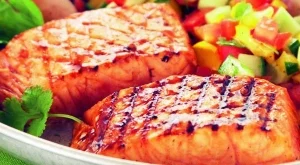 Сьомга териаки с пъстра гарнитура