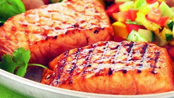 Сьомга териаки с пъстра гарнитура