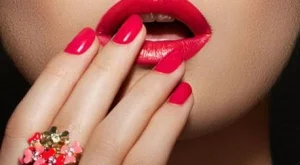 Устни и нокти в един цвят