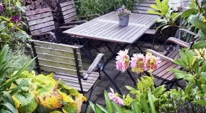 Как да се грижим за градинските мебели