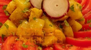 Къри с пресни картофи и кайма