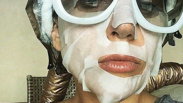 Коя е тази известна дама?