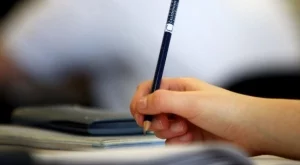 МОН пусна отговорите на матурите по български език и литература 2017