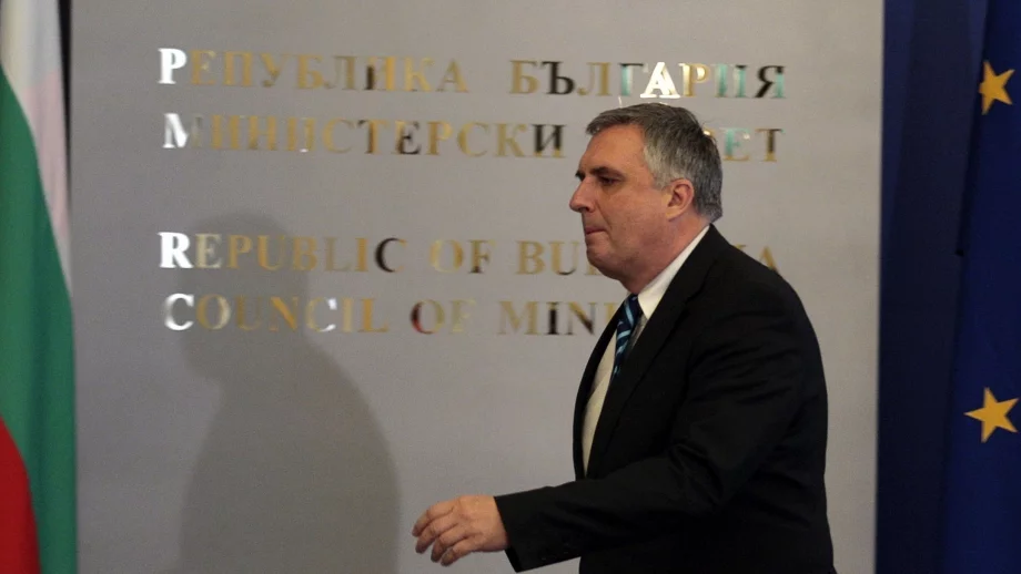 Калфин за скандално бързо разпределените европари: Ще ги увеличим