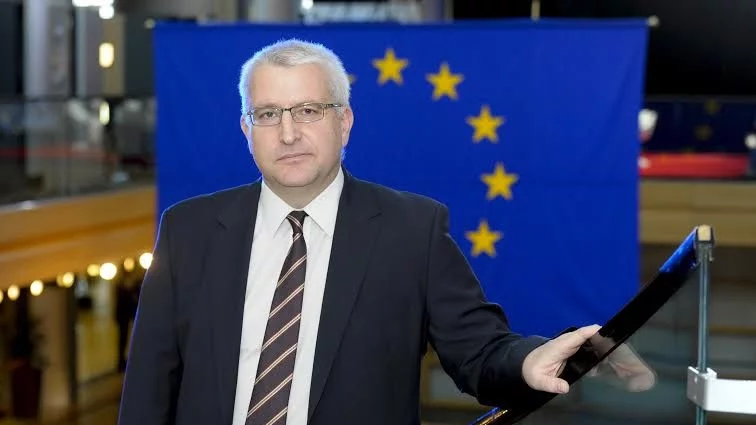 Ако арбитражният съд остане в ТПТИ, той ще оставя сянка върху правителствените решения