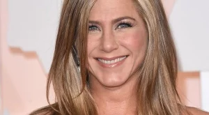 Модната еволюция на: Дженифър Анистън