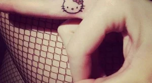 На кого са тези татуировки?