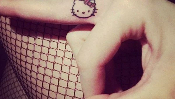 На кого са тези татуировки?