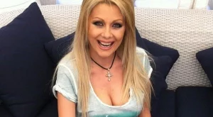 Вижте Венета Райкова като абитуриентка