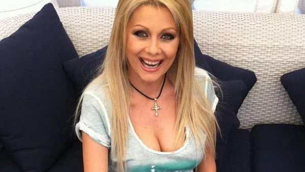 Вижте Венета Райкова като абитуриентка