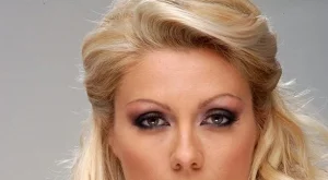 Венета Райкова трябва да плати 30 000 лв. на Юксел Кадриев