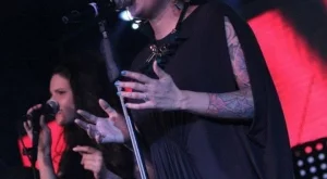 Рут Колева подгрява Лорин Хил