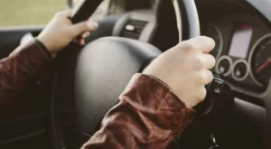 Начинът, по който държите волана, разкрива характера ви