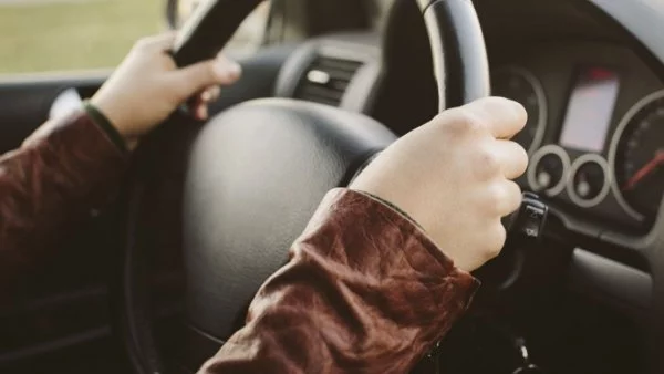 Начинът, по който държите волана, разкрива характера ви