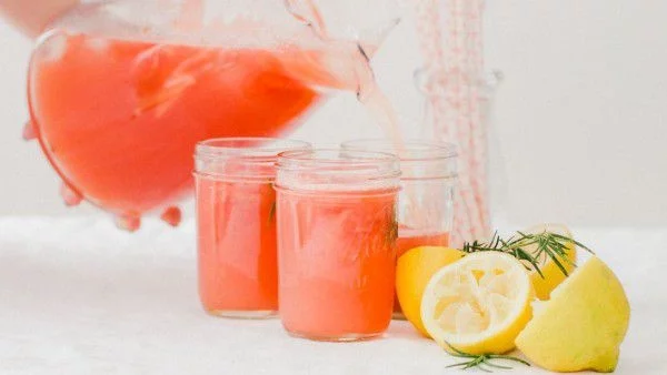 Освежаваща лимонада с диня