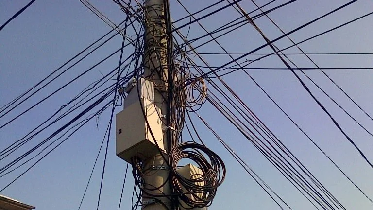 От 1 април домакинствата могат да сменят доставчика на ток