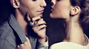 7 горещи трика, с които да го накараш да те ЖЕЛАЕ силно