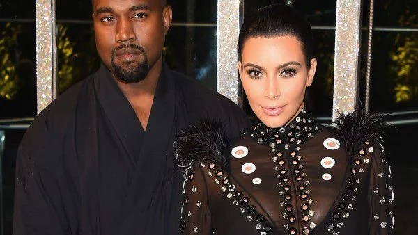 Ким и Кание снимат филм 