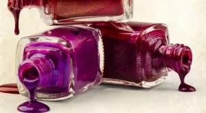 Как да почистим петна от лак за нокти