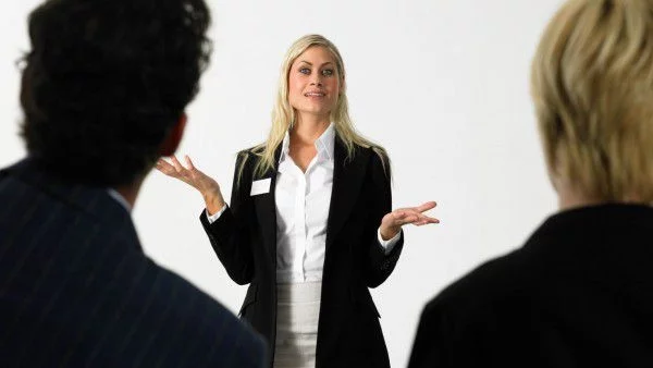 Разликите между шефа и лидера