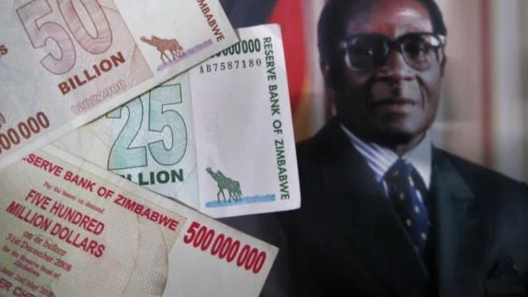 Зимбабве разменя 35 000 000 000 000 000 свои долари за 1 щатски долар