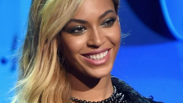 Бременната Бионсе не спира да показва корема си