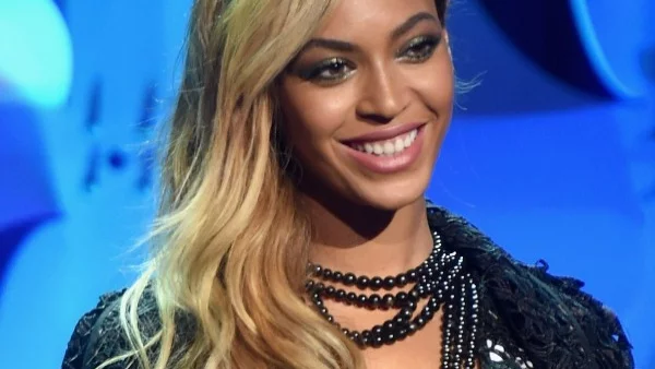 Бионсе се поглези с торта за 3000 долара за рд-то си (снимки)