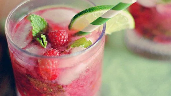 Мохито с малини и мeнта