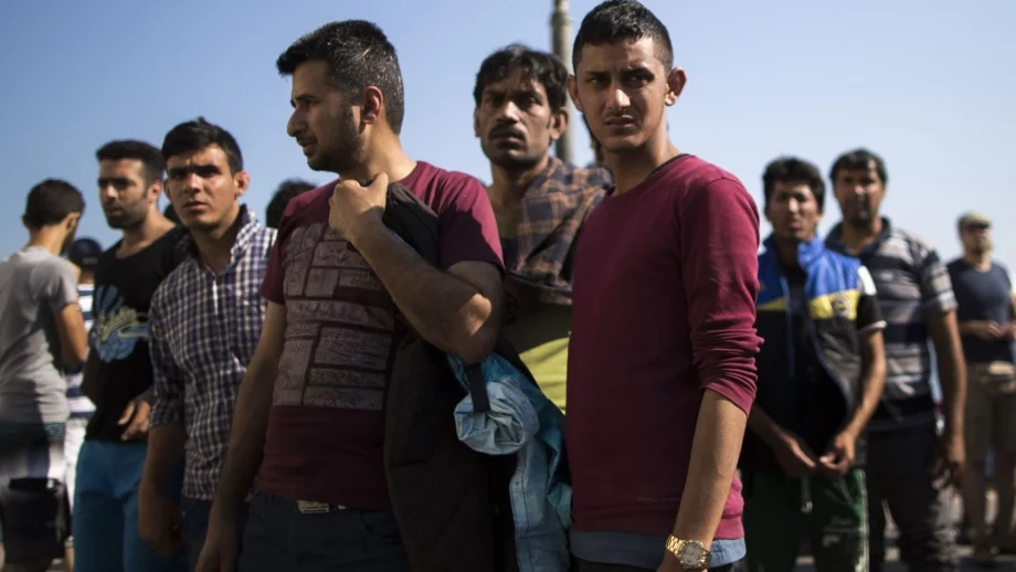 Франция строи над 10 000 жилища за мигранти