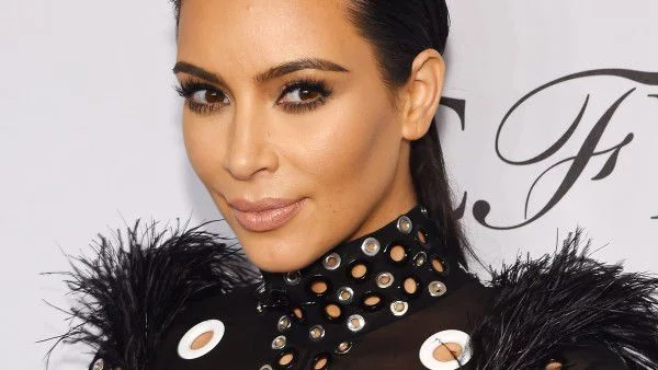 Ким: Няма да кръстя детето си Саут