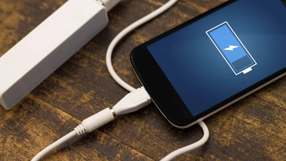 Как да поддържате зарядното устройство на телефона си