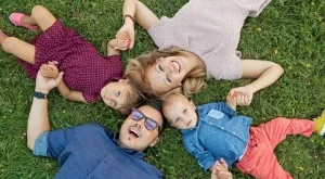 Правят първата академия за безплатно обучение на детегледачки