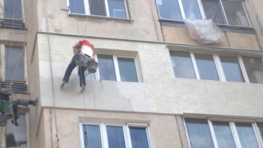 Още 299 сгради ще бъдат санирани с пари от бюджета 