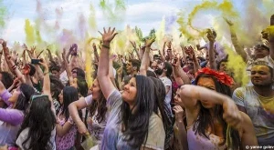  4000 дадоха цветен старт на лятото