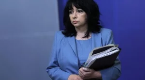 Петкова: Не виждам какво можем да добавим към позицията ни за "Газпром"