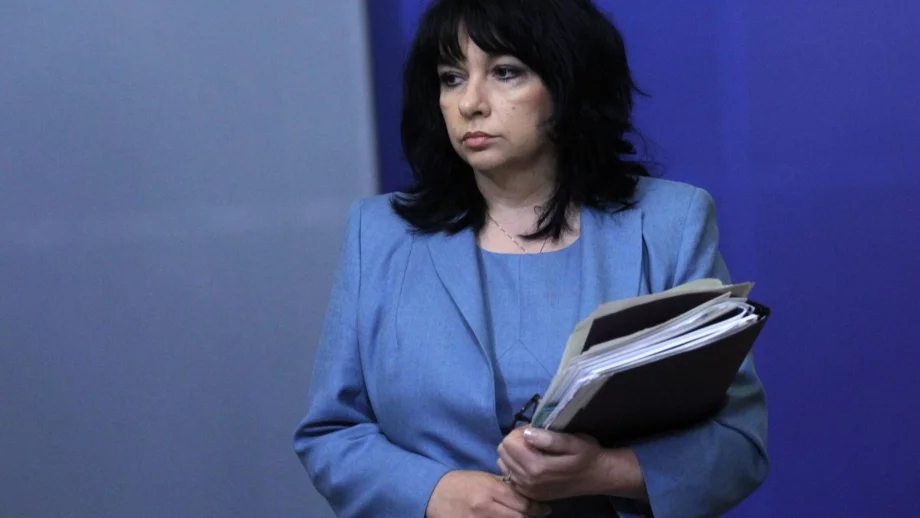 Петкова: Не виждам какво можем да добавим към позицията ни за "Газпром"