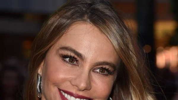 София Вергара с натуралния си цвят