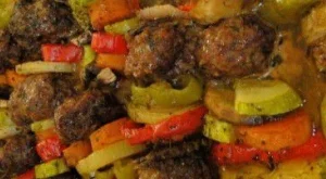 Печени кюфтета със зеленчуци